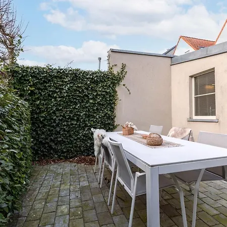 Spacious House For 6 Persons With Sunny Terrace In Knokke *